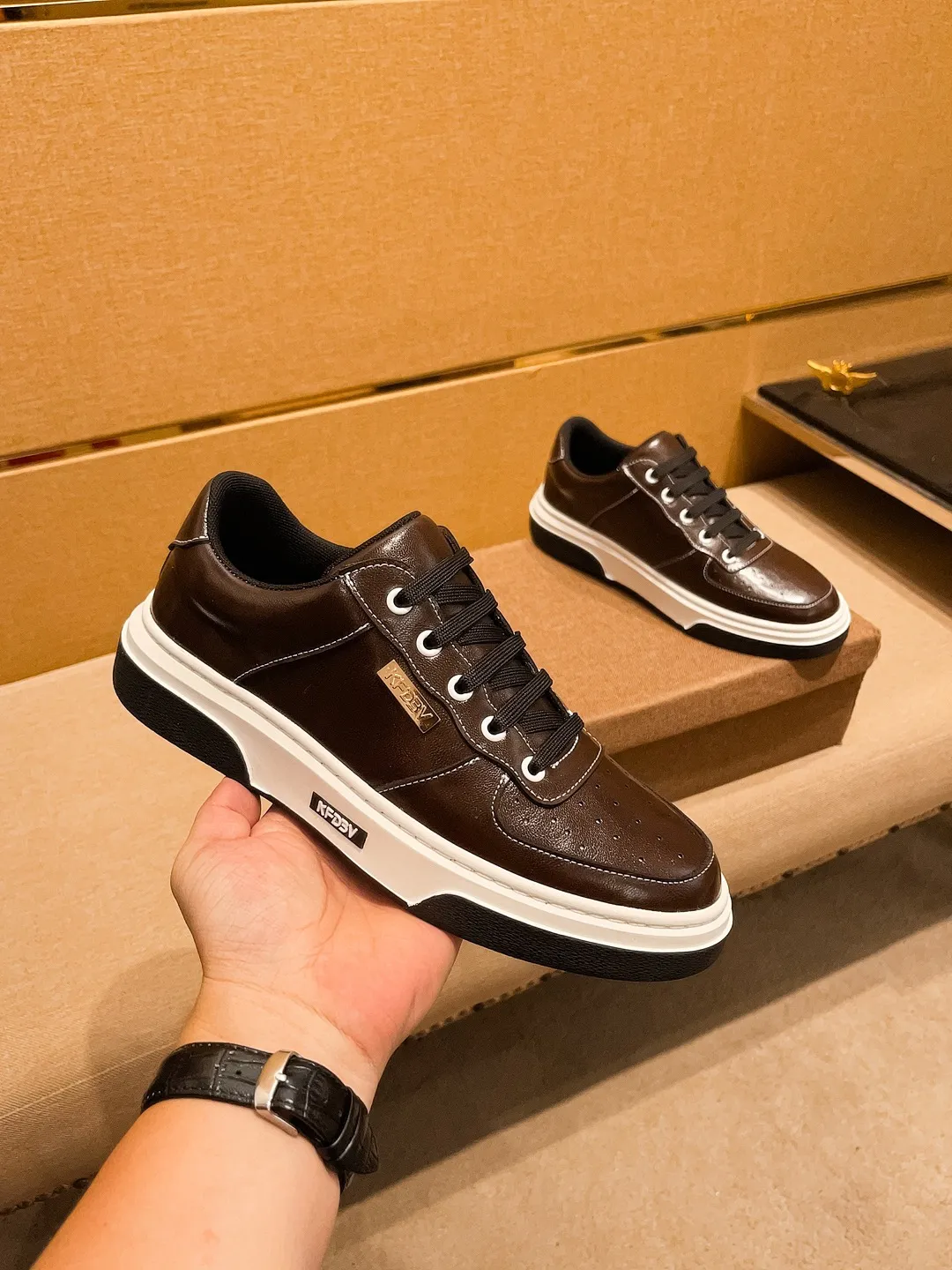 Men's shoes💰 420💰[BV]🔥 High-end men's shoes brand official website 1:1 latest masterpiece: the upper is made of Italian imported first-layer cowhide with a comfortable and breathable lining➕original non-slip and wear-resistant outsole🔥, making walking more convenient and comfortable! An exclusive new model, a stunning work, a beautiful 1:1 replica [color] compared to the official quality! Create a fashionable personality to set off your uniqueness! A must-have for trendy men! Classic 🔥Size: 38-44 Color: 🔥 Colors available🔥.